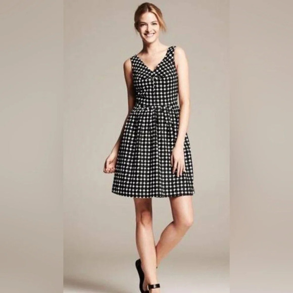 Marimekko x Banana Republic dots dress, size 6P - Picture 1 of 13